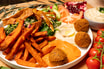 43 Falafel und Süßkartoffel-Pommes Teller