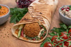 23 Falafel mit Tabbouleh im Brot